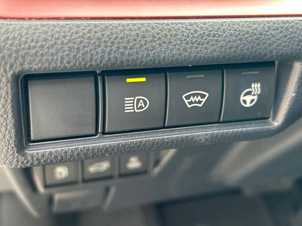 Used 2024 Toyota Prius Prime Premium w/ Advanced Technology Package image 27