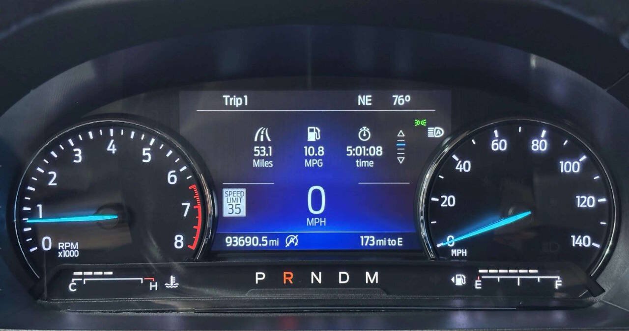 Used 2020 Ford Explorer XLT w/ Equipment Group 202A AWD/4WD image 37