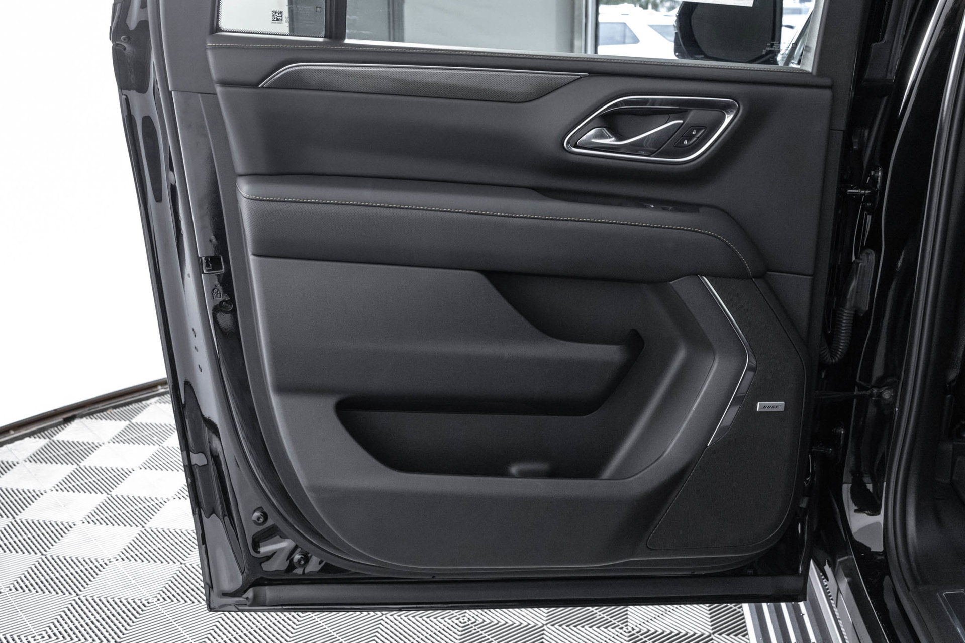 Used 2024 GMC Yukon XL AT4 w/ AT4 Premium Package AWD/4WD image 41