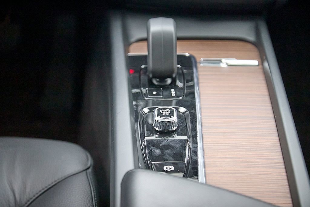 Certified 2024 Volvo XC60 B5 Plus w/ Climate Package image 30