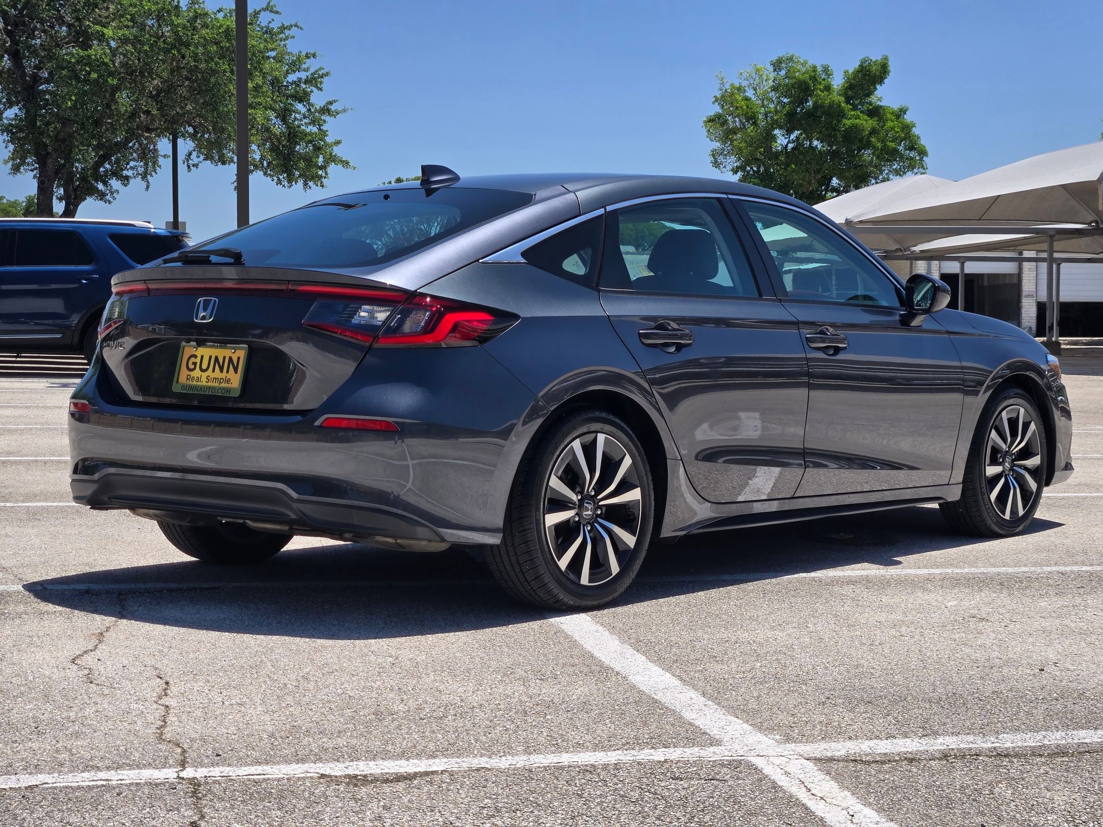 Used 2023 Honda Civic EX-L image 4