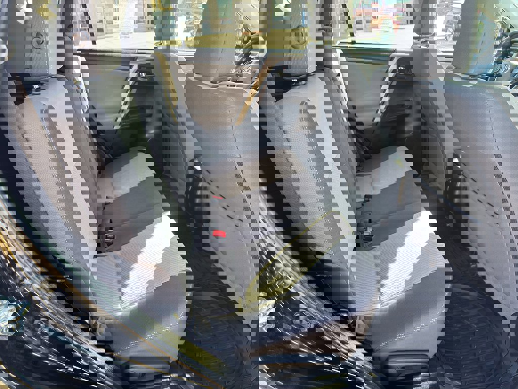 Used 2015 Toyota RAV4 XLE image 15