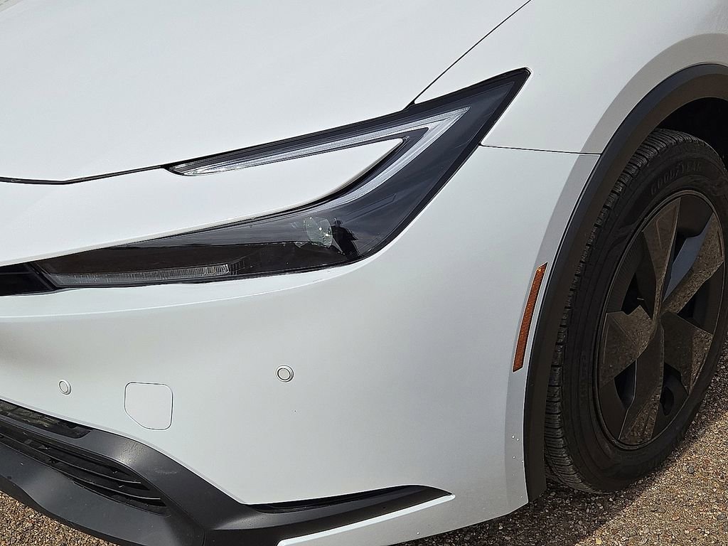 Used 2025 Toyota Prius LE image 10