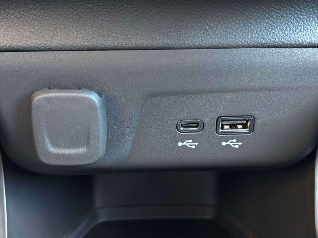 New 2026 Chevrolet TrailBlazer LT w/ LT Cold Weather Package FWD image 17