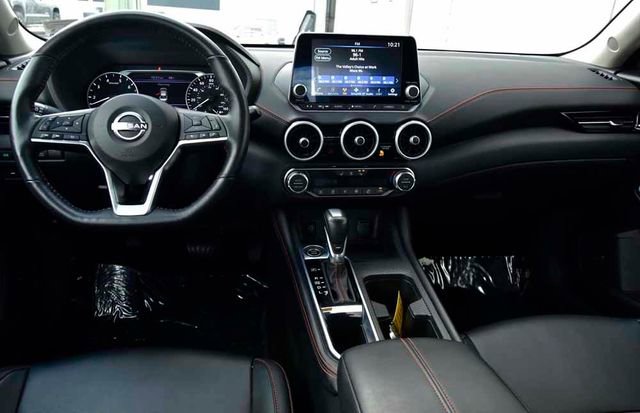 Used 2025 Nissan Sentra SR w/ SR Premium Package image 16