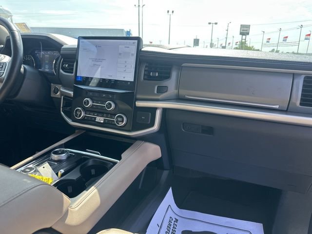 Used 2024 Ford Expedition Max XLT image 10