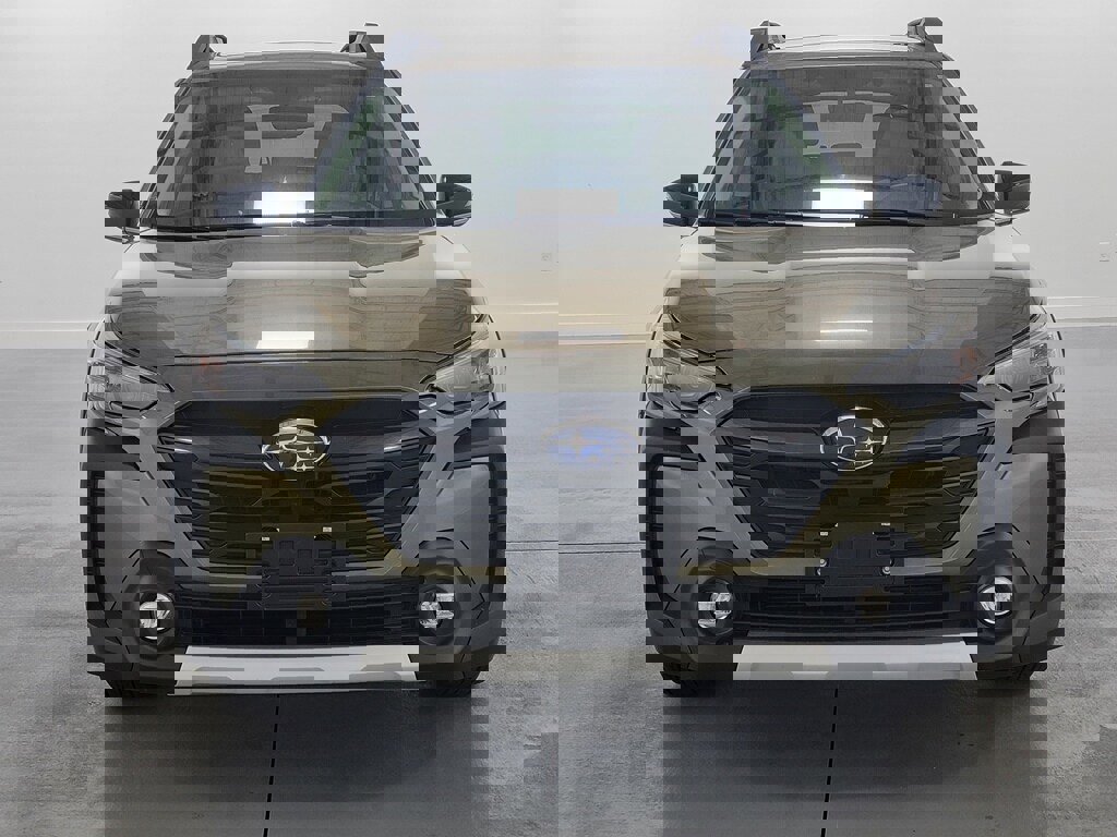 Used 2025 Subaru Outback Limited image 3