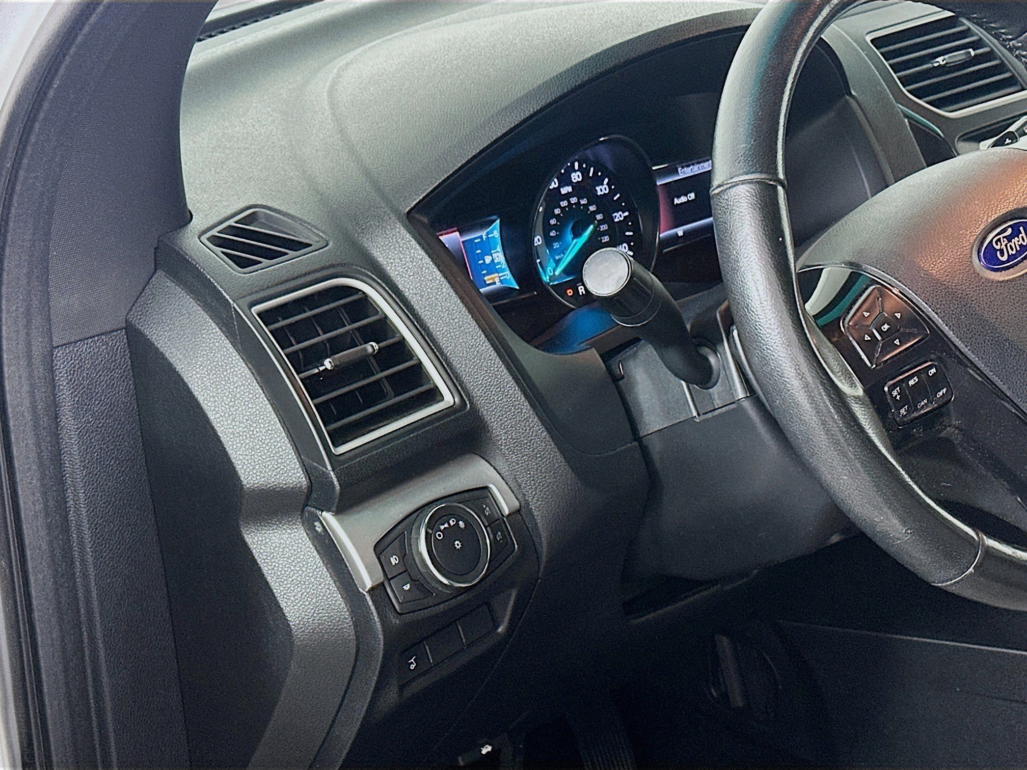 Used 2017 Ford Explorer XLT w/ Equipment Group 202A image 17