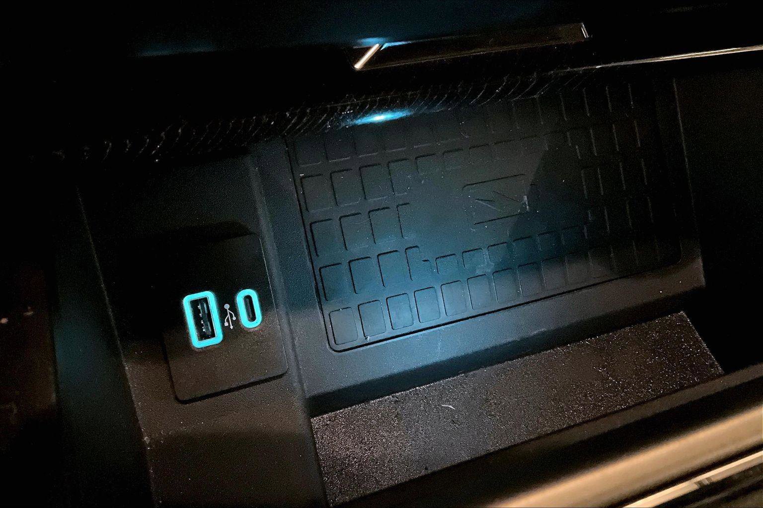 Used 2022 Ford F250 Platinum w/ Tremor Off-Road Package image 31