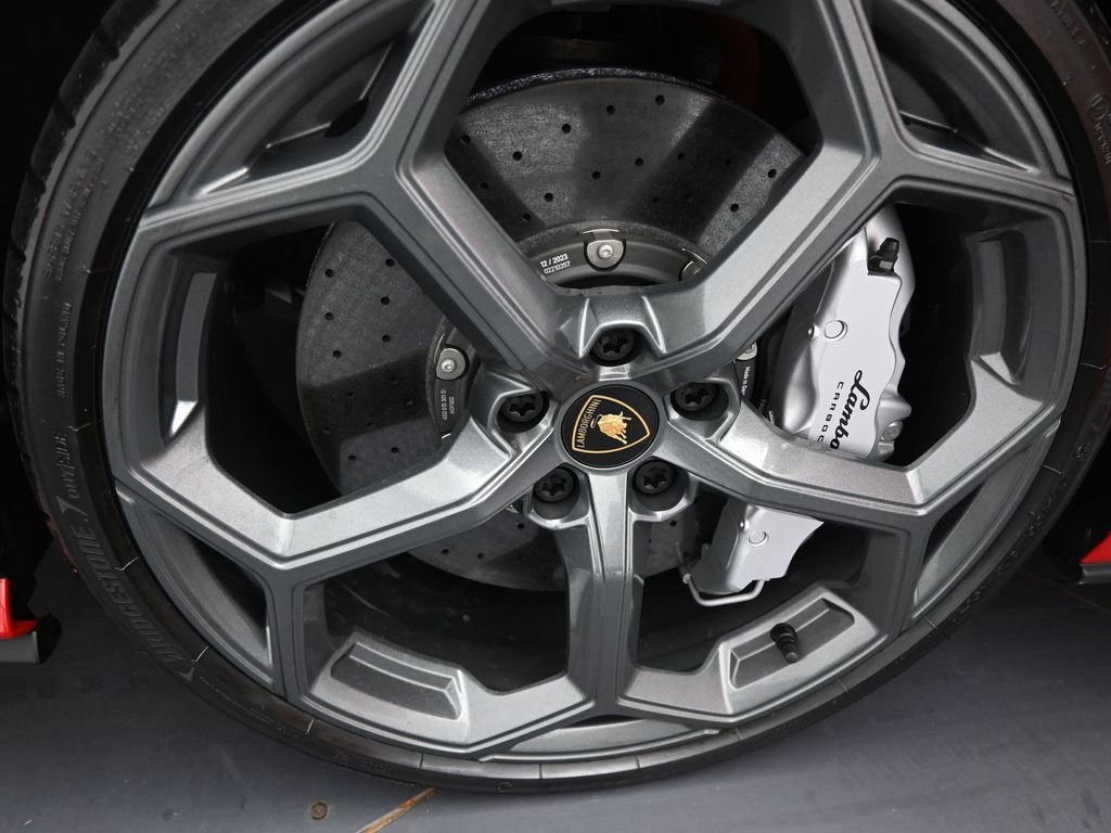 Used 2023 Lamborghini Huracan Tecnica image 47