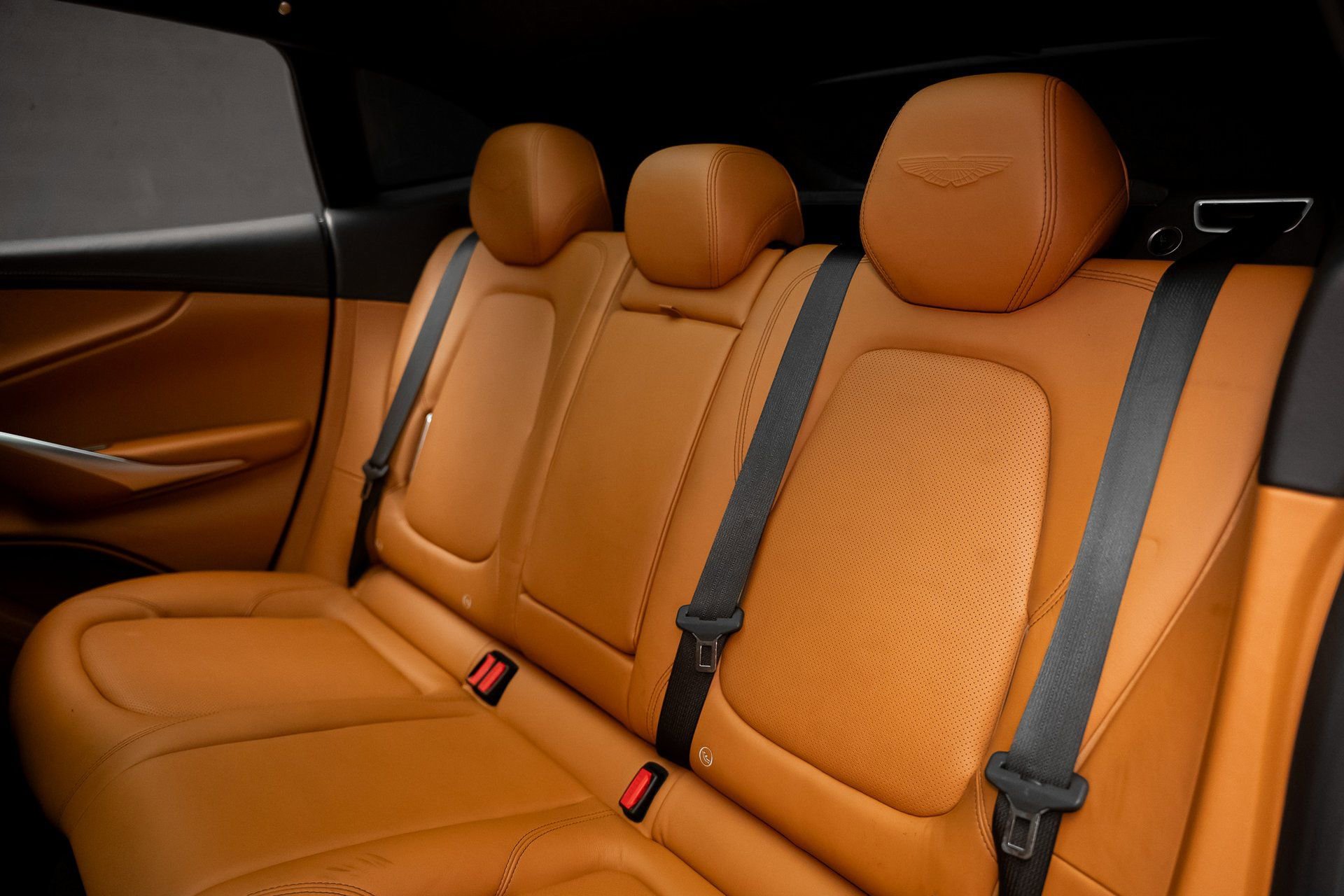 Used 2021 Aston Martin DBX image 63