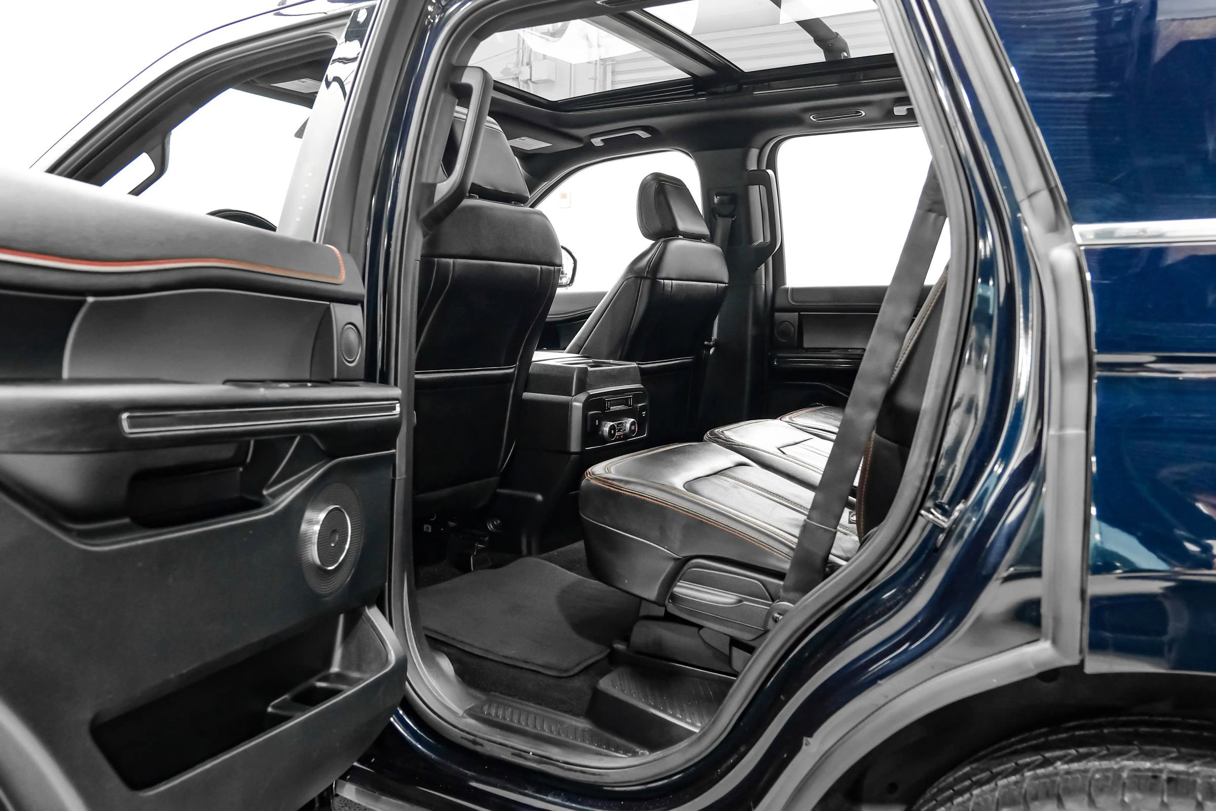 Used 2021 Ford Expedition Limited AWD/4WD image 55