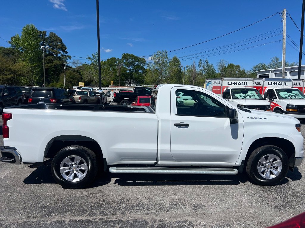 Used 2025 Chevrolet Silverado 1500 W/T image 2