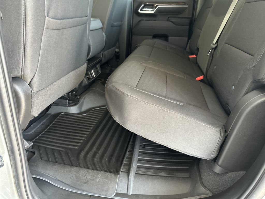 Used 2025 GMC Sierra 2500 SLE image 30