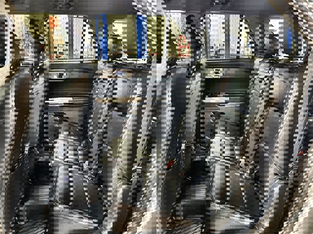 Used 2022 Ford Explorer Limited image 25