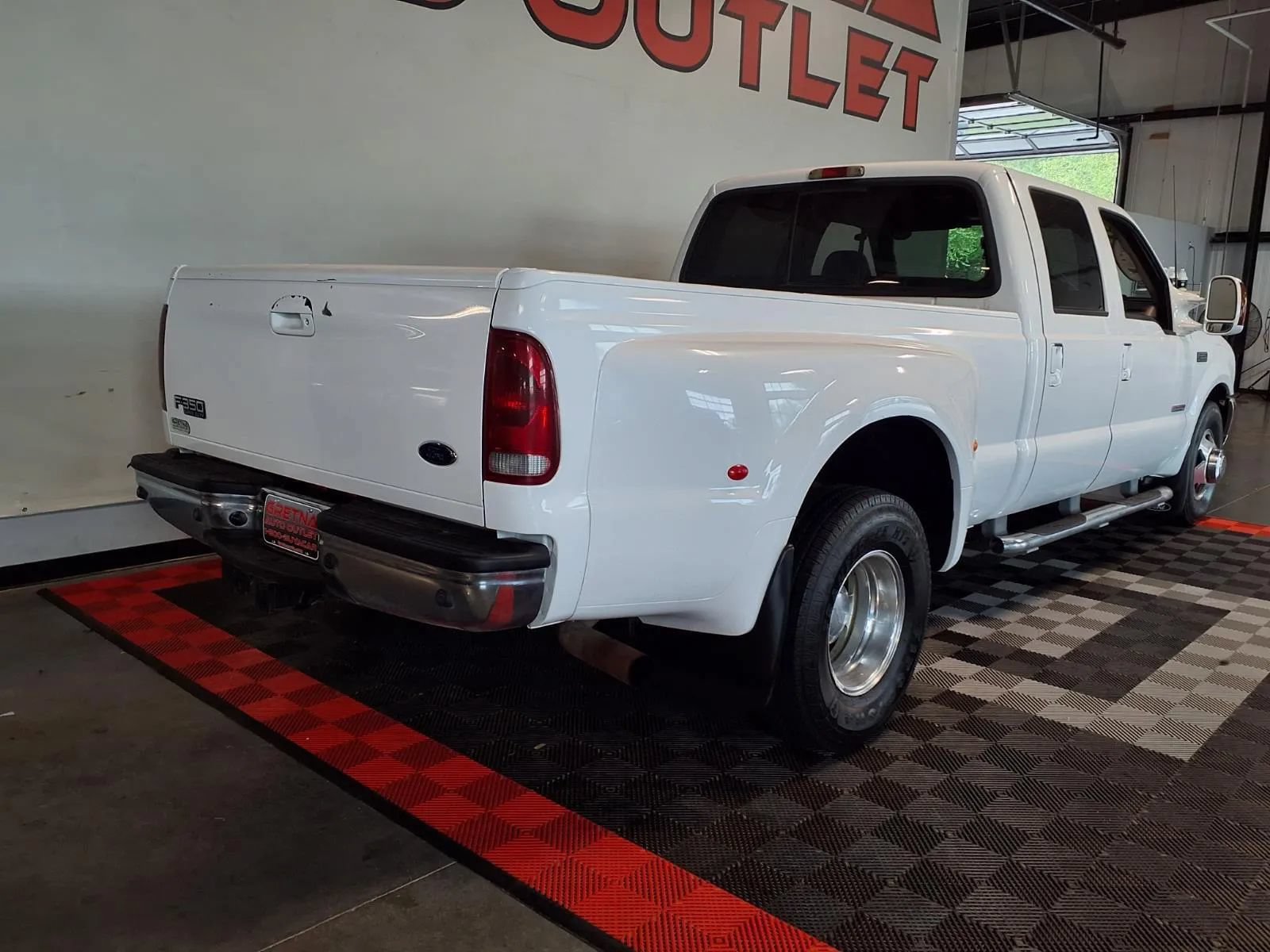 Used 2003 Ford F350 2WD Crew Cab DRW Super Duty image 8