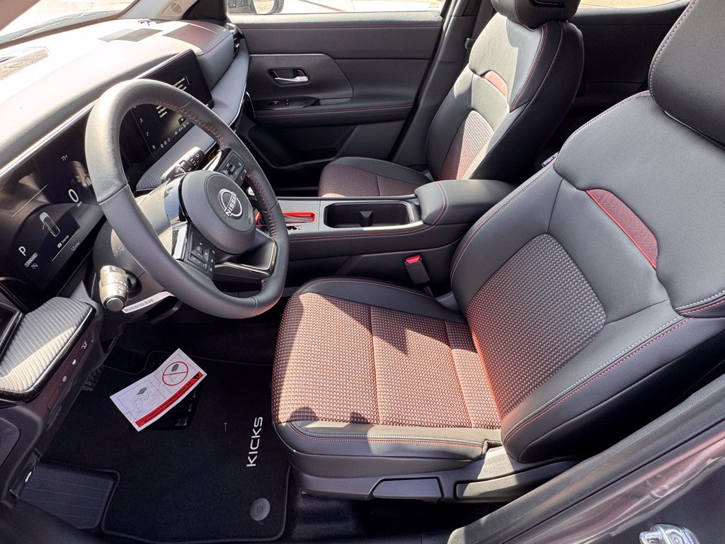 New 2026 Nissan Kicks SR w/ SR Premium Package FWD image 9