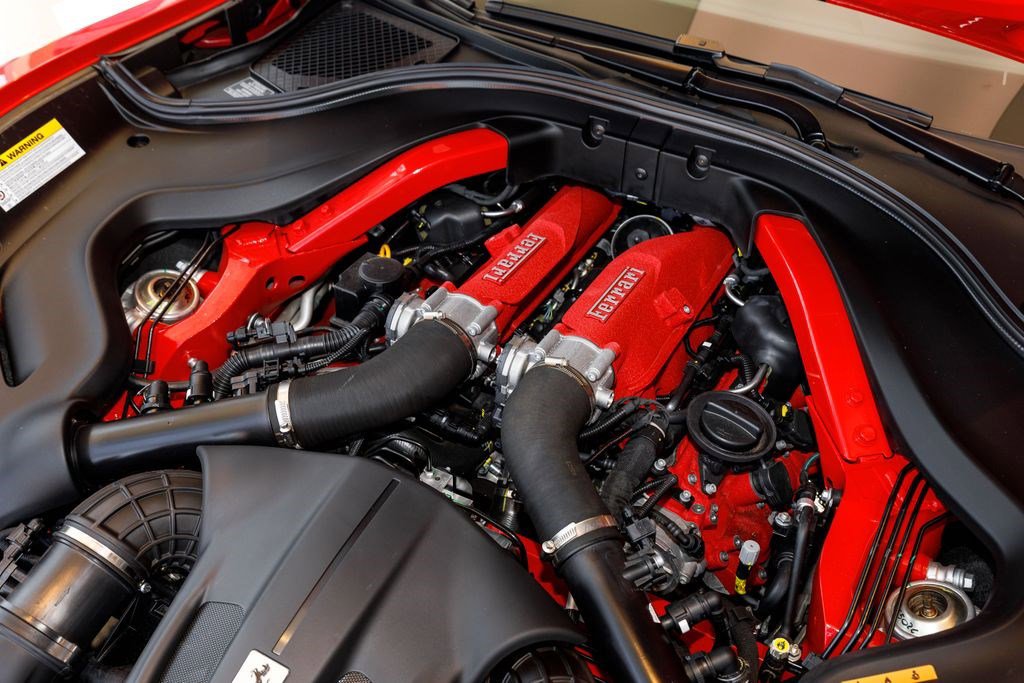 Used 2022 Ferrari Roma RWD image 11