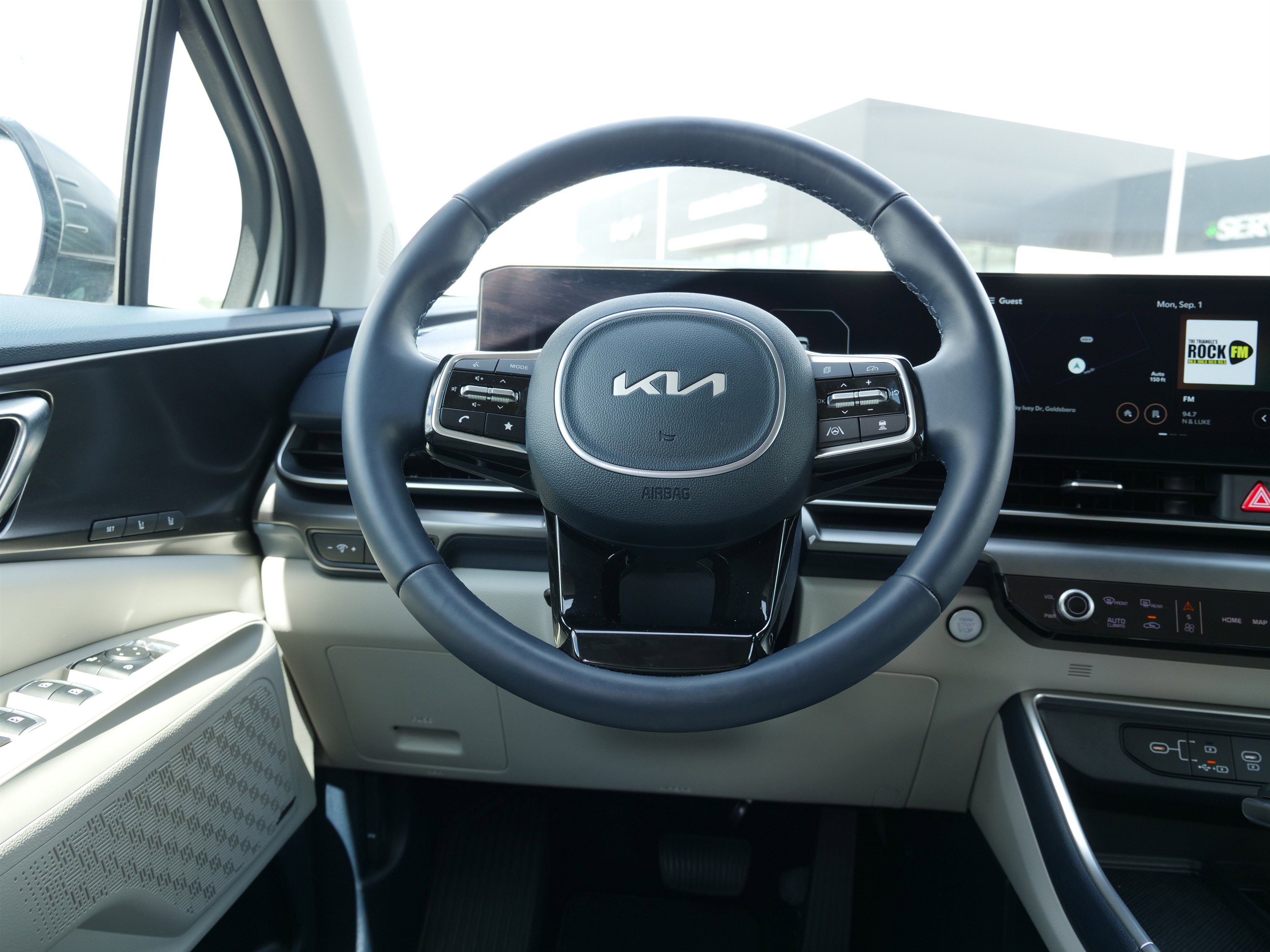 Certified 2025 Kia Carnival SX Prestige image 21