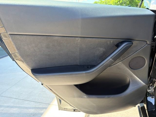 Used 2022 Tesla Model Y Performance AWD/4WD image 19