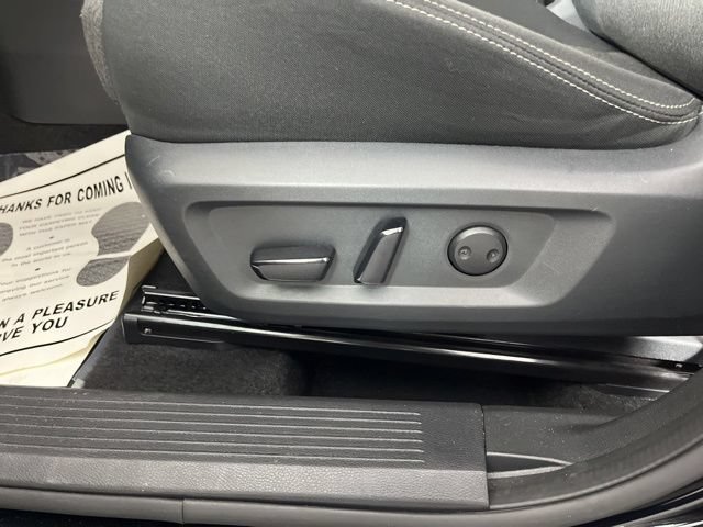 Used 2025 Nissan Rogue SV FWD image 32