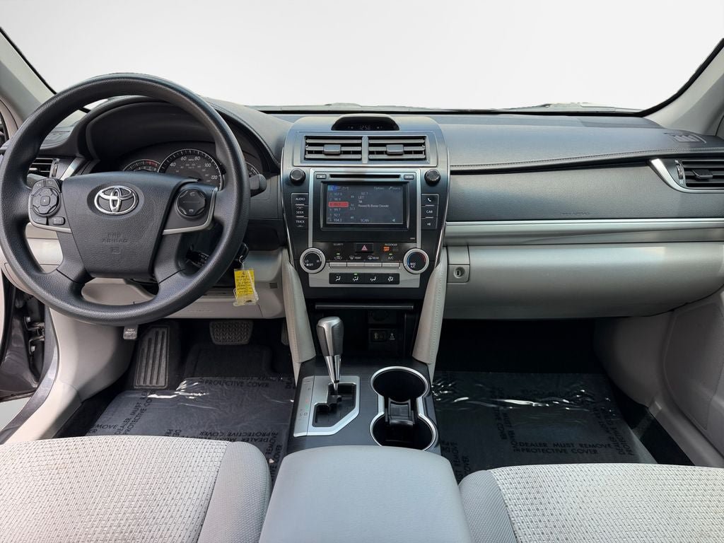 Used 2013 Toyota Camry LE FWD image 16