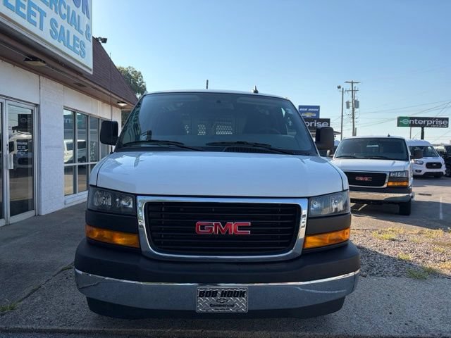 Used 2025 GMC Savana 2500 w/ Driver Convenience Package RWD image 2