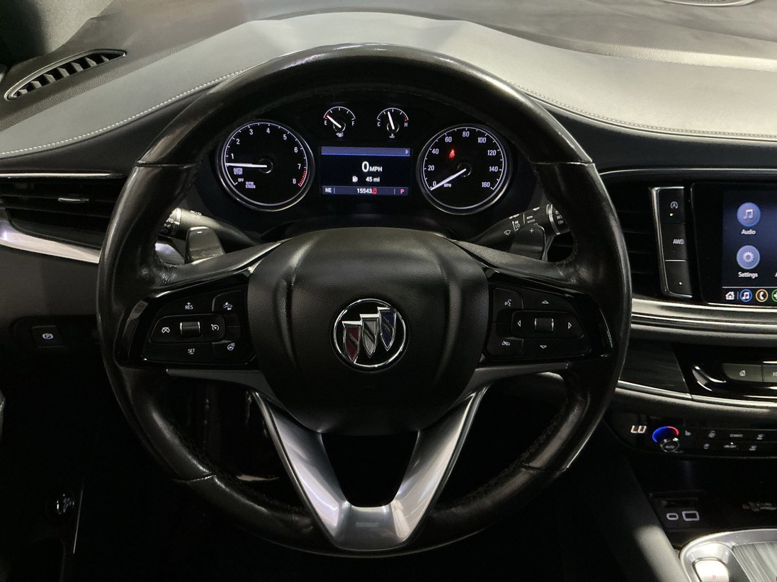 Used 2023 Buick Enclave Essence AWD/4WD image 17