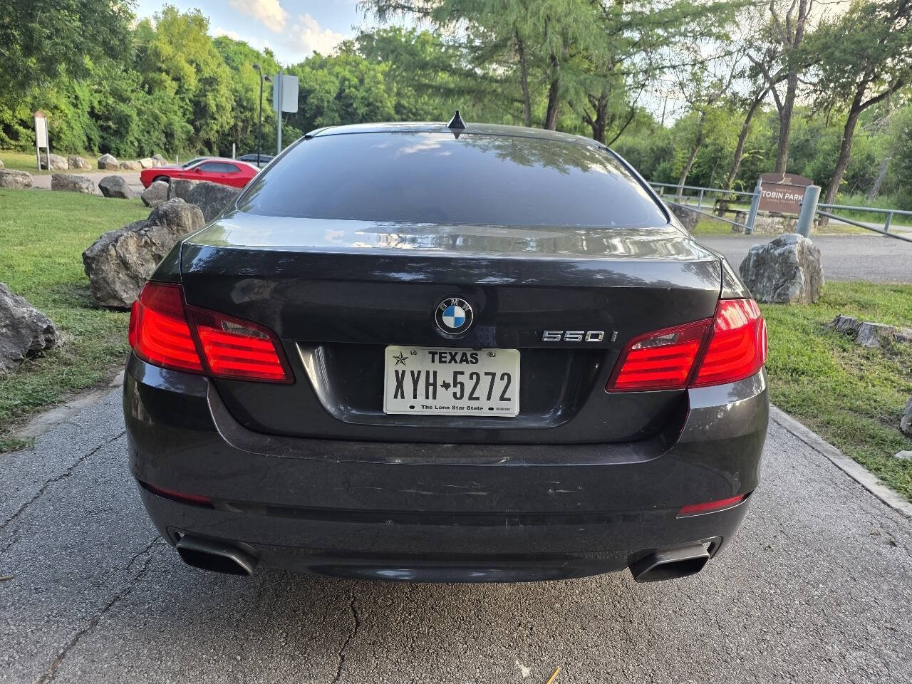 Used 2011 BMW 550i xDrive Sedan AWD/4WD image 5