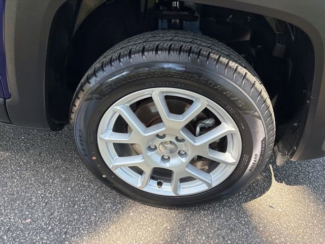 Used 2021 Jeep Renegade Latitude w/ Convenience Group image 16
