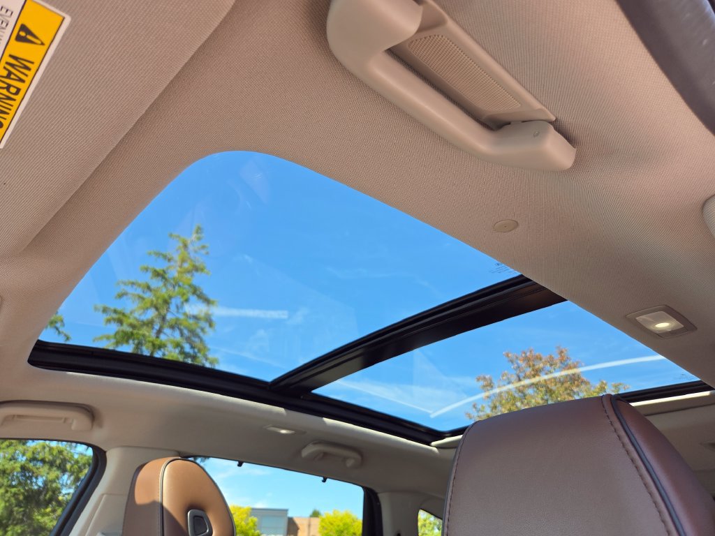 Used 2022 Acura MDX w/ Advance Package AWD/4WD image 3