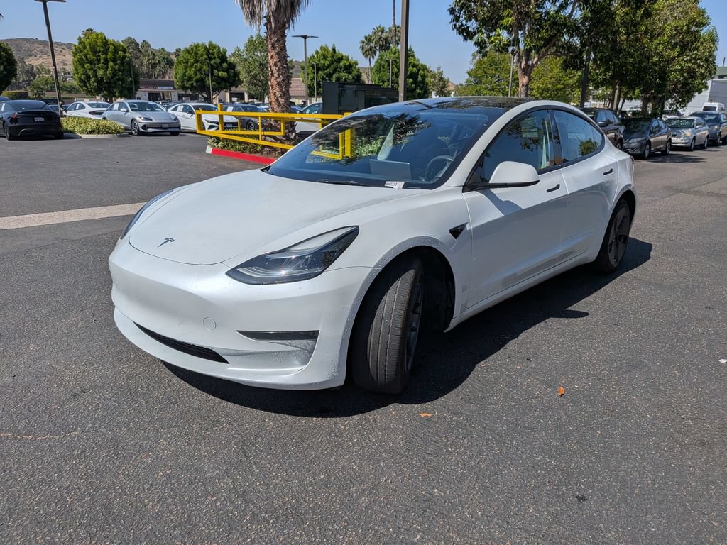 Used 2023 Tesla Model 3 Standard Range RWD image 4