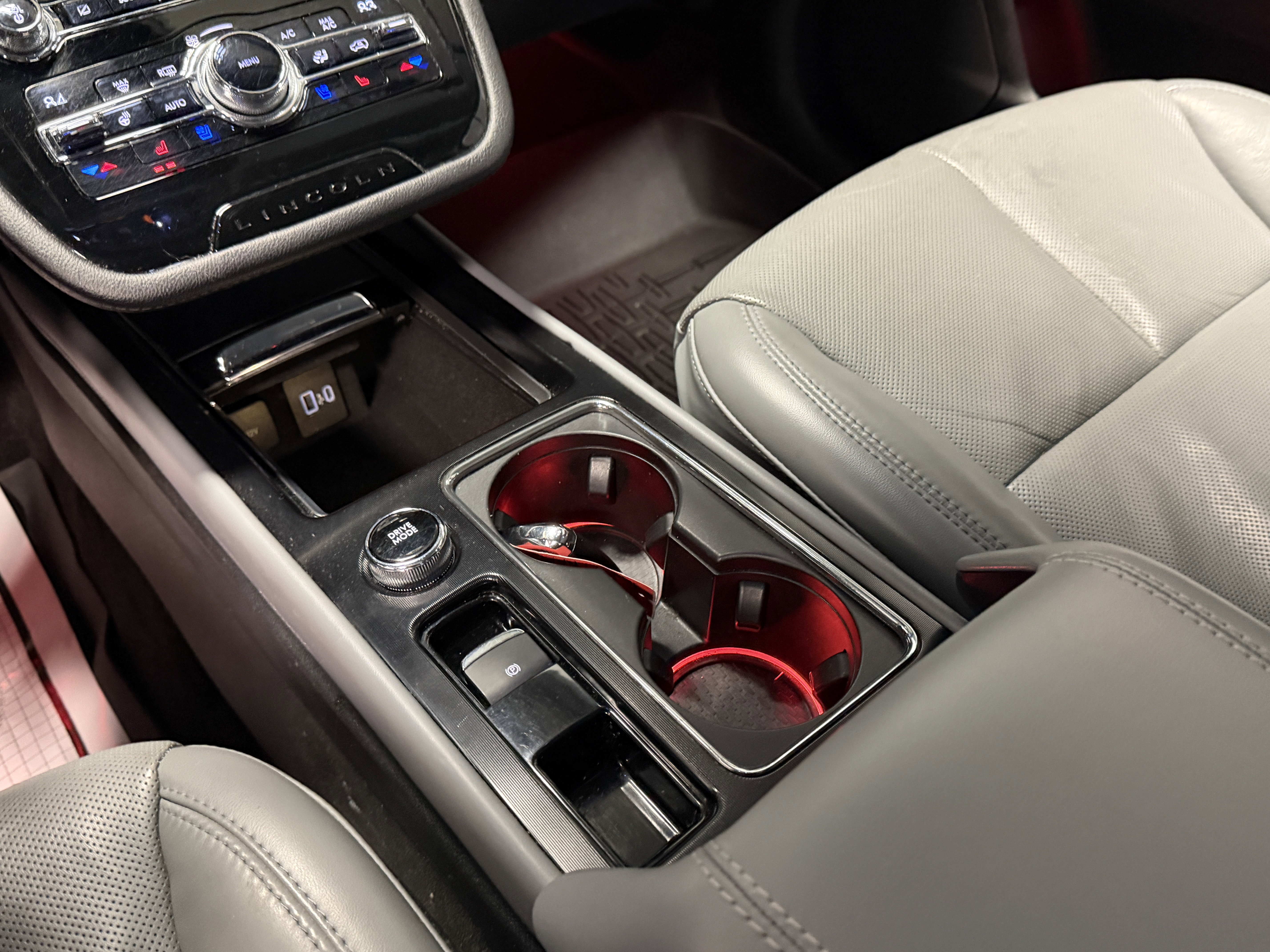 Used 2020 Lincoln Corsair Reserve w/ Equipment Group 201A image 18