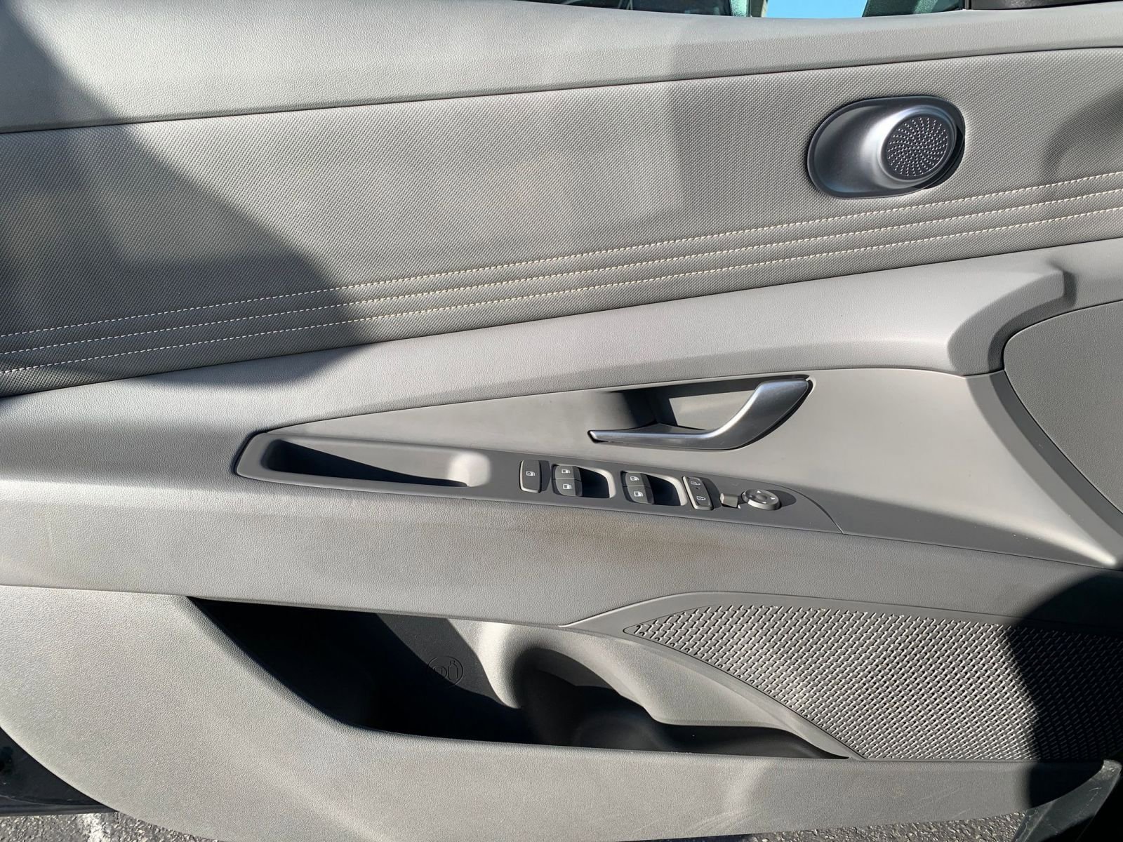 Used 2025 Hyundai Elantra SEL image 20