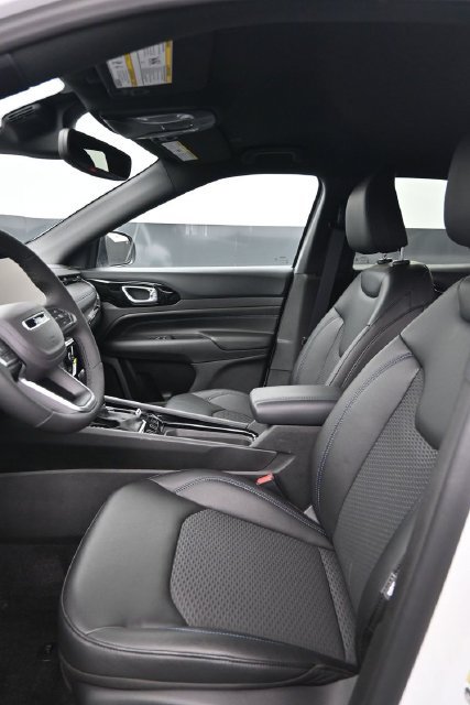 New 2026 Jeep Compass Latitude AWD/4WD image 10