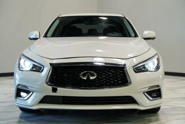 Used 2020 INFINITI Q50 Luxe w/ Essential Package (3.0T Luxe) RWD image 2