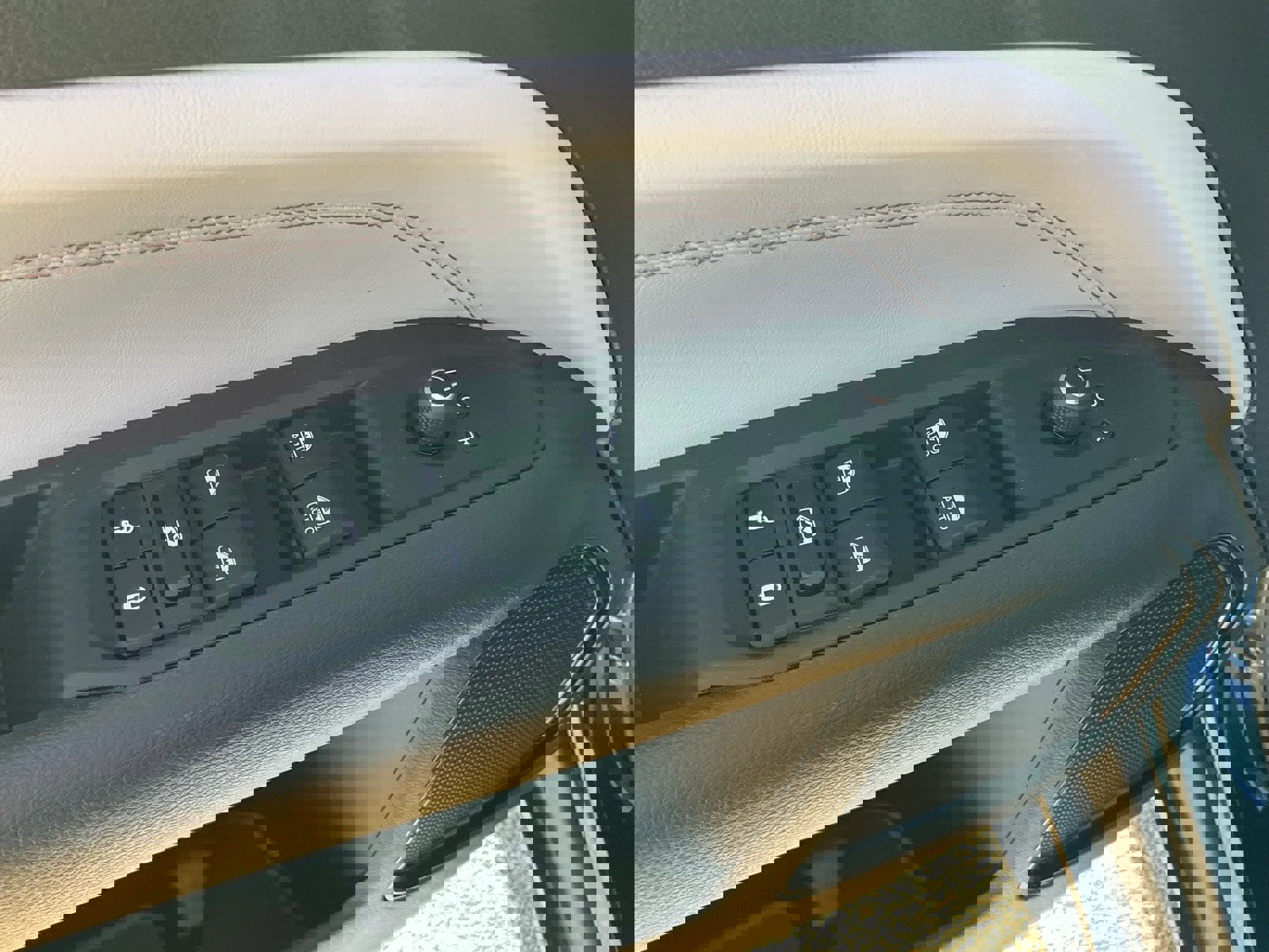 Certified 2024 Jeep Compass Limited image 16