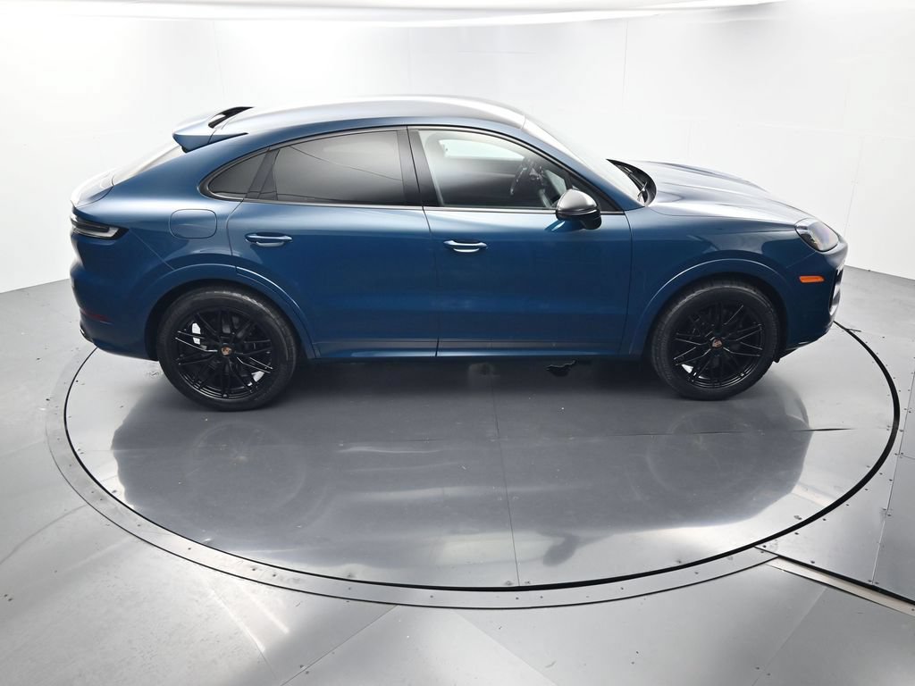 Certified 2025 Porsche Cayenne Coupe AWD/4WD image 38