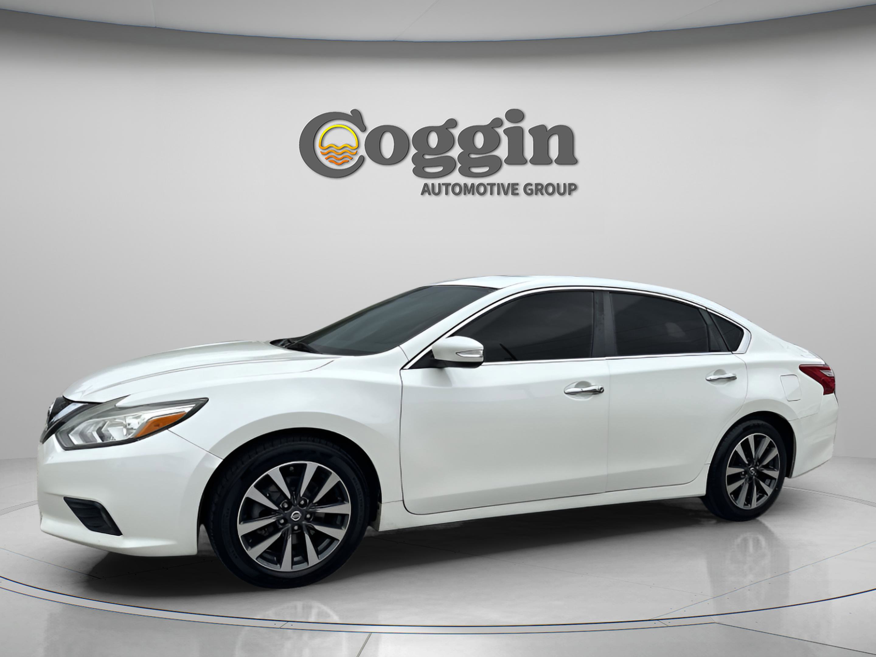Used 2017 Nissan Altima 2.5 SL w/ Moonroof Package image 1