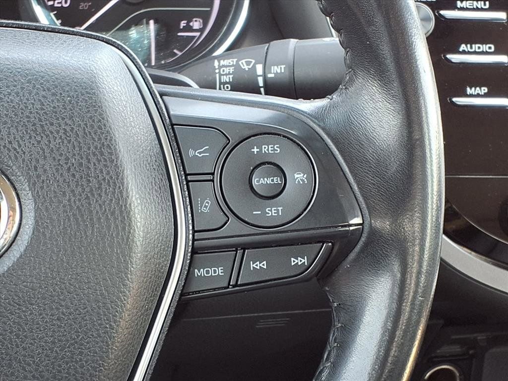Used 2019 Toyota Camry SE w/ Convenience Package FWD image 16