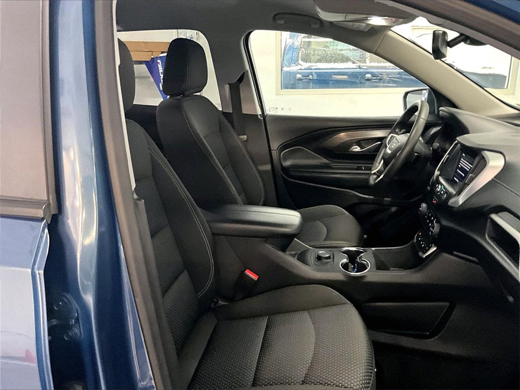 Used 2024 GMC Terrain SLE image 11