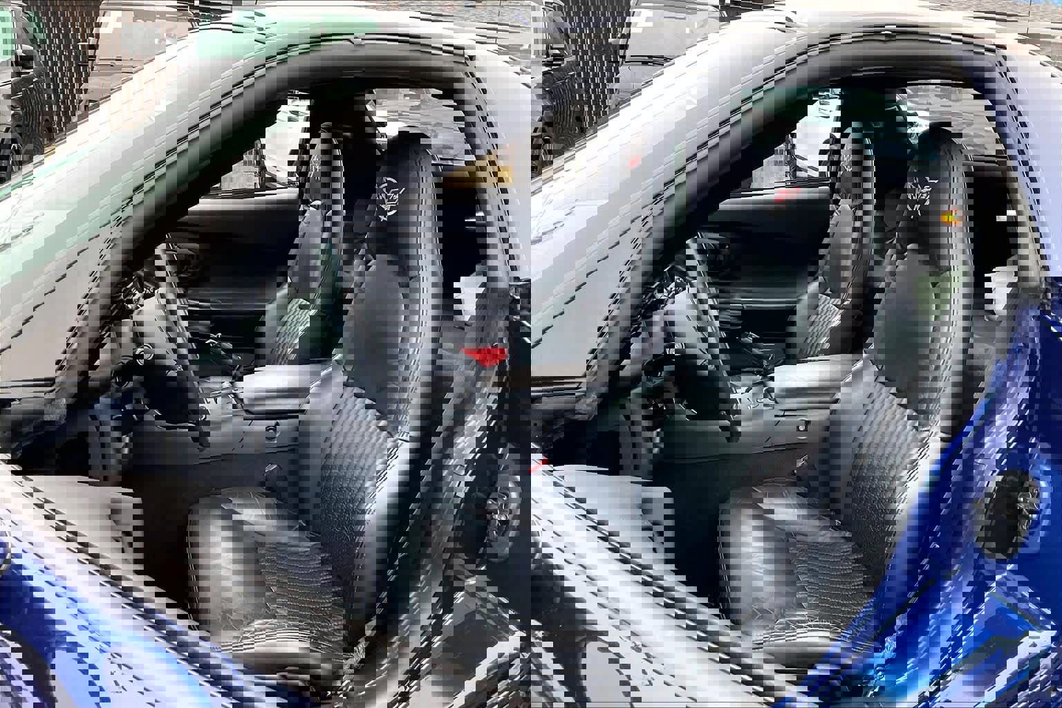 Used 2004 Chevrolet Corvette Z06 w/ Z06 Preferred Equipment Group image 25