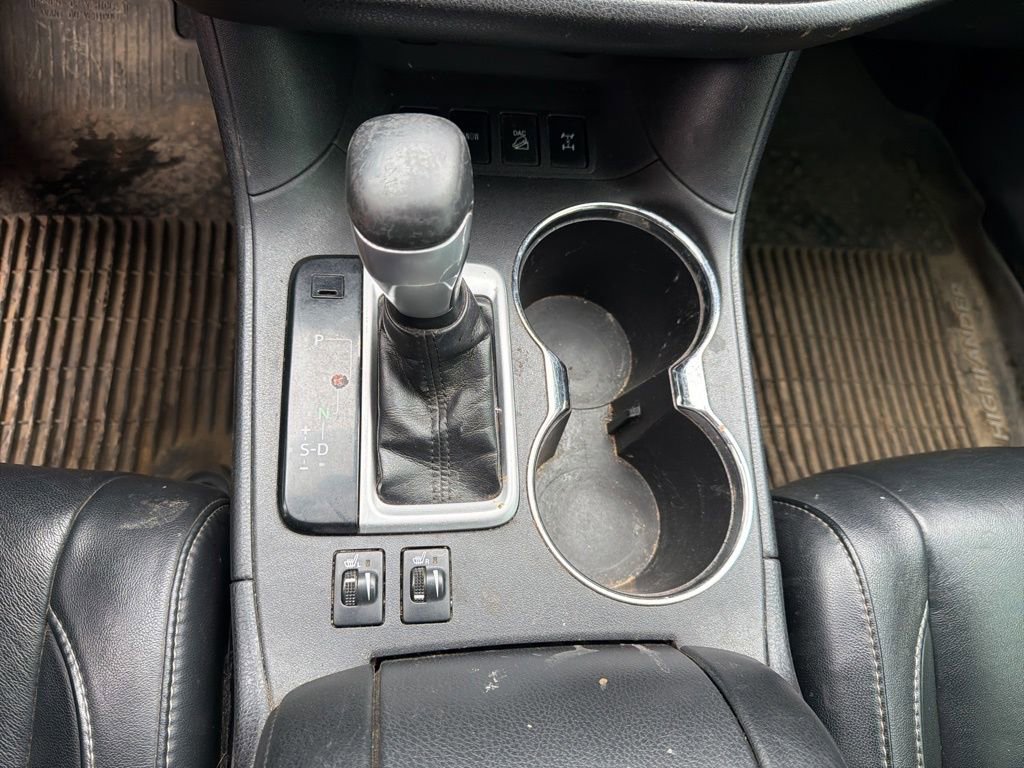 Used 2017 Toyota Highlander SE AWD/4WD image 14