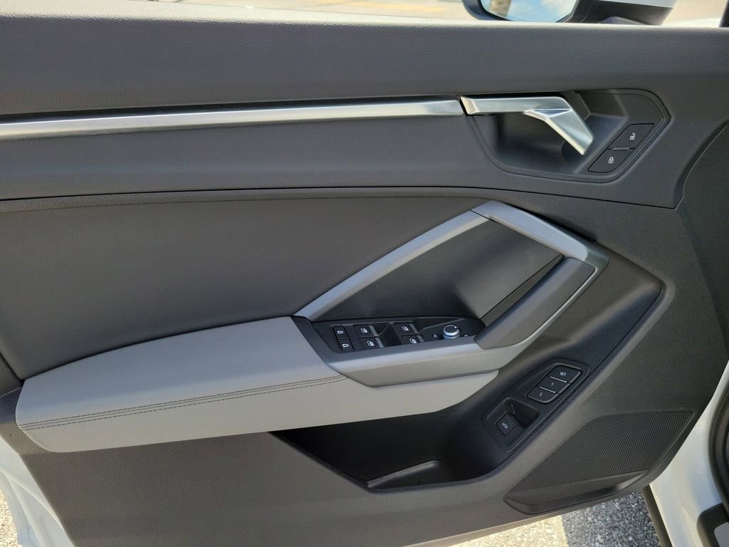 Certified 2025 Audi Q3 2.0T Premium w/ Convenience Package image 19