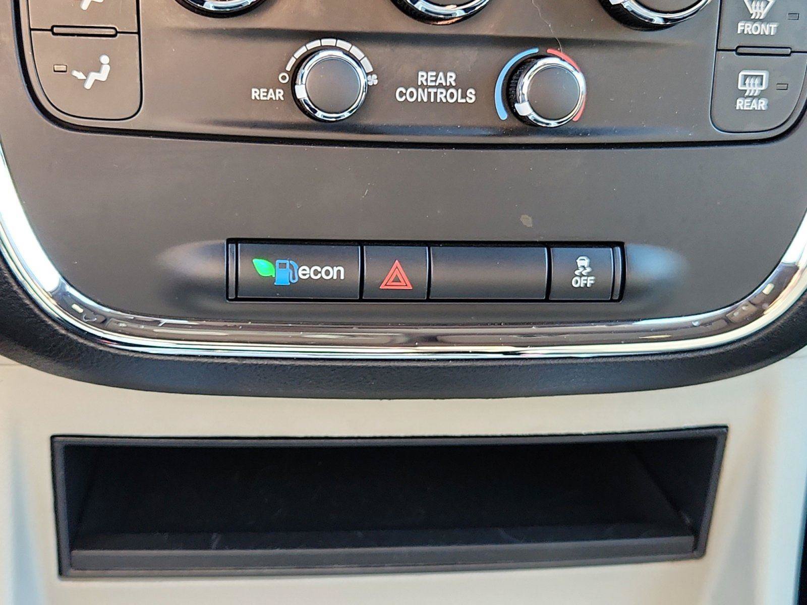 Used 2019 Dodge Grand Caravan SXT FWD image 25