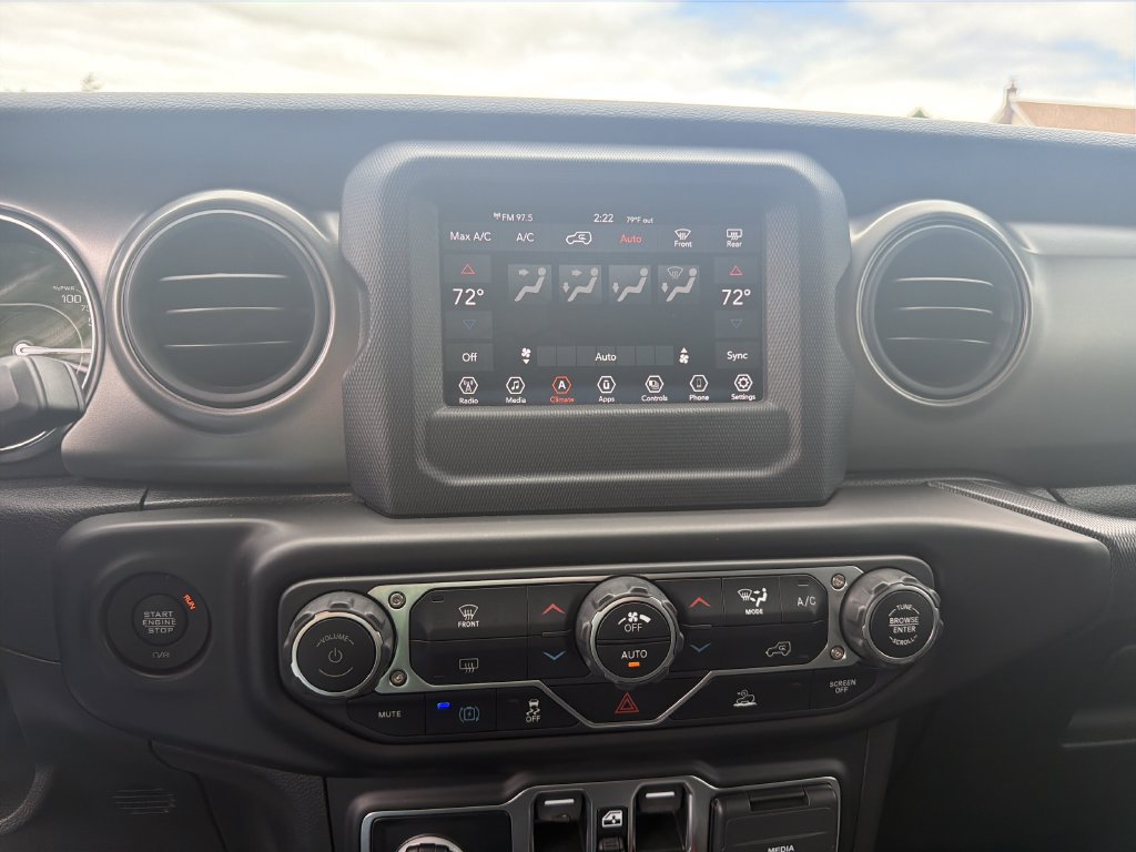 Used 2023 Jeep Wrangler Unlimited w/ Convenience Group AWD/4WD image 25
