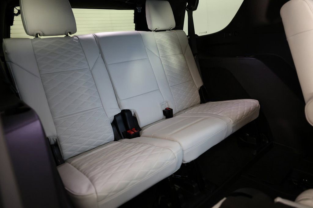 Used 2026 Cadillac Escalade Platinum Sport w/ LPO, Floor Liner Package image 12