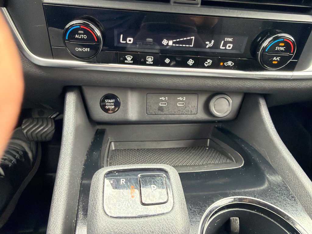 Certified 2025 Nissan Rogue SV FWD image 12