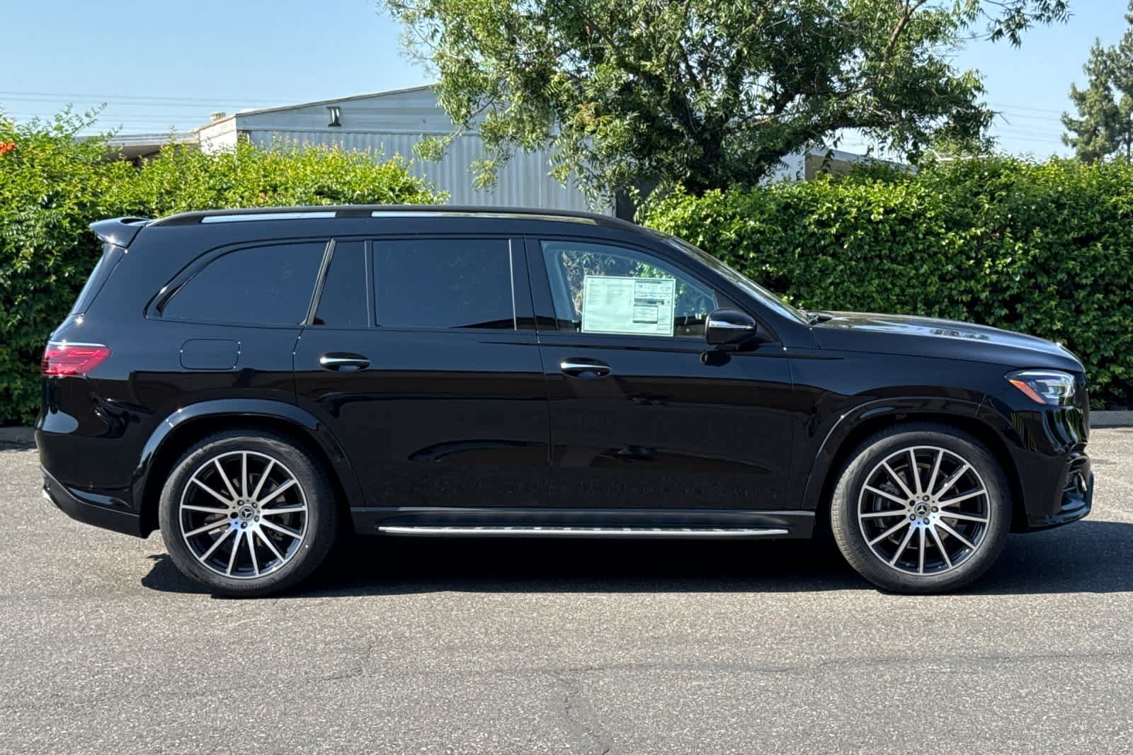 New 2026 Mercedes-Benz GLS 580 4MATIC image 2