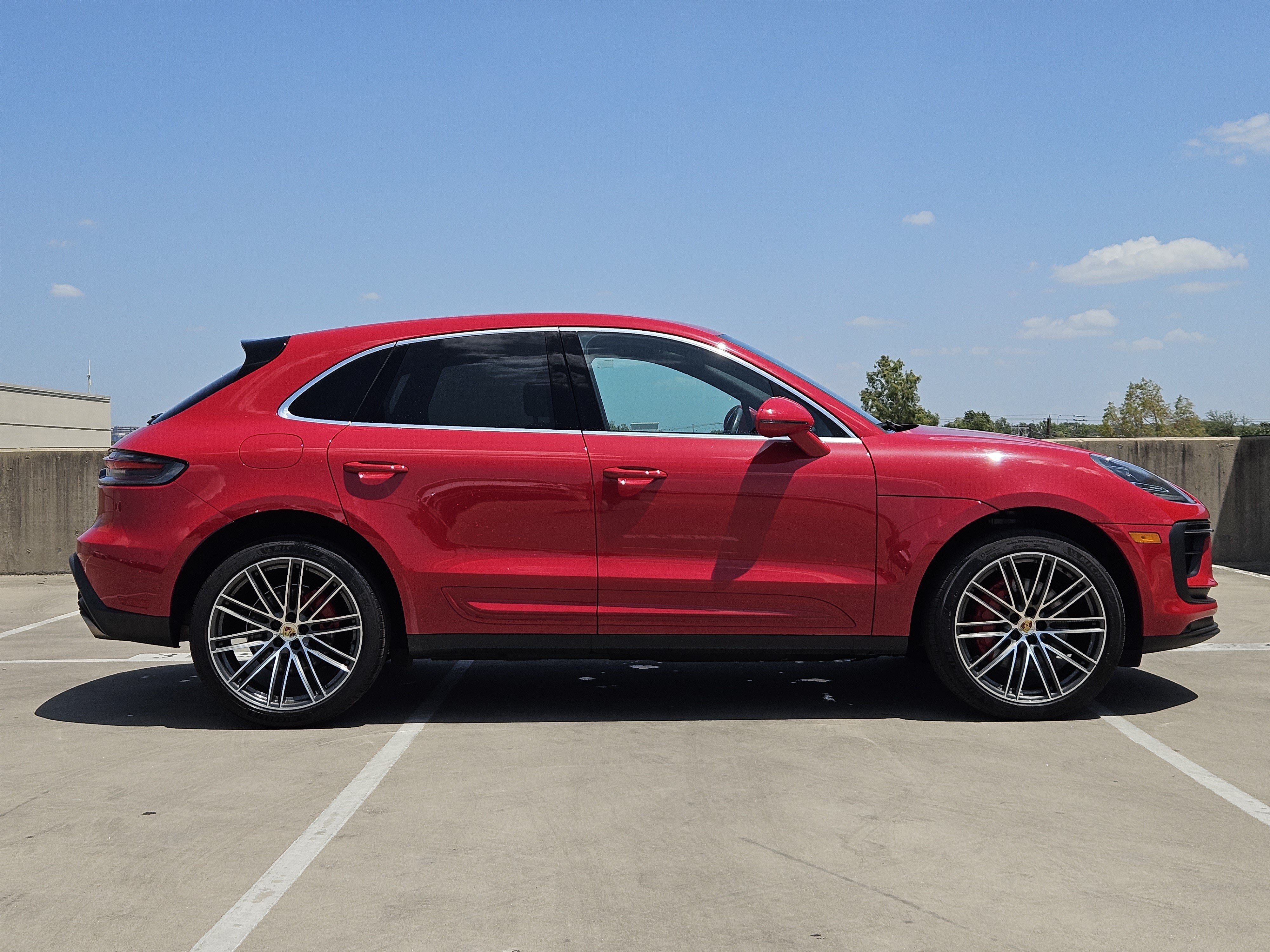 Certified 2023 Porsche Macan S AWD/4WD image 9